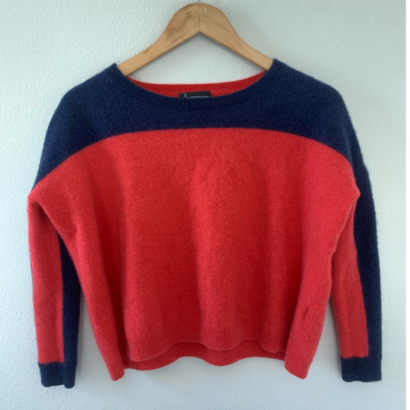 C By Bloomingdales Red/Blue Long Sleeve Cashmere Sweatshirt - Picture 1 of 5